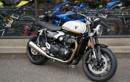 『在庫車両』SpeedTwin1200 CrystalWhite / SapphireBlack